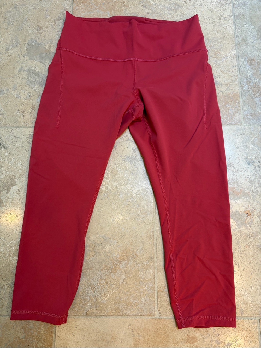 Lululemon women’s capri length leggings